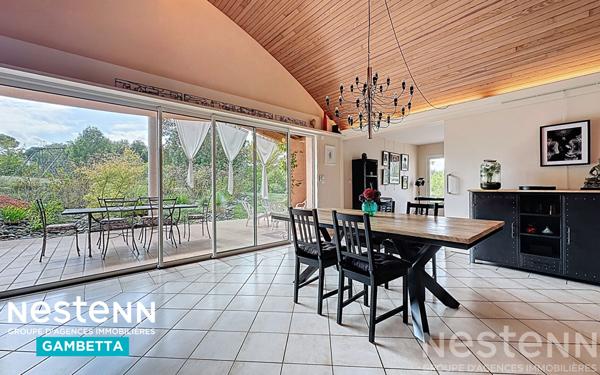 rareté sur le marché : Maison familiale d'architecte à vendre au fau Montauban 82 avec piscine, garage, grand terrain au calme