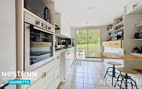 rareté sur le marché : Maison familiale d'architecte à vendre au fau Montauban 82 avec piscine, garage, grand terrain au calme