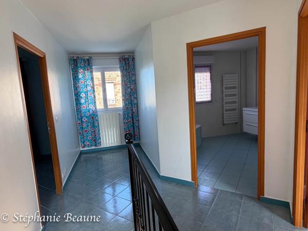 Ermont, maison sur un sous-sol total, 3 chambres, possibilité 5, à deux pas de la gare.