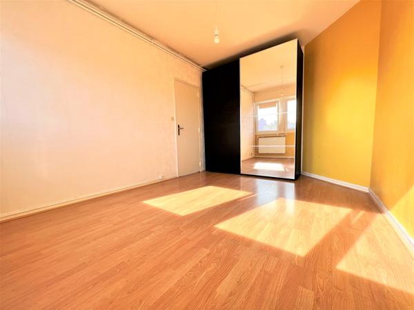 Appartement 5ème et dernier étage, 300m de la gare