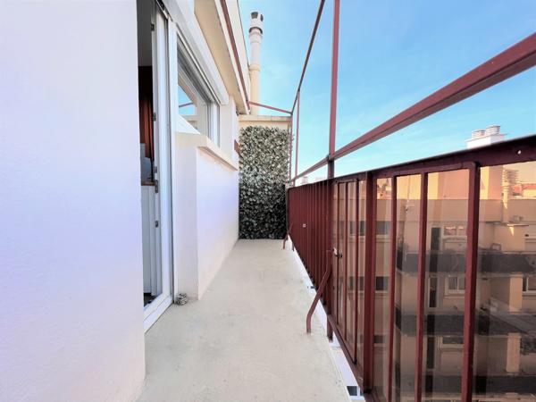 Appartement 5ème et dernier étage, 300m de la gare