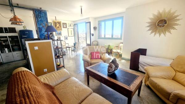 Appartement T2/T3 type Loft avec vue sur la mer, garage fermé en sous-sol, rue de la République, La joliette