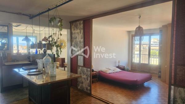 Appartement T2/T3 type Loft avec vue sur la mer, garage fermé en sous-sol, rue de la République, La joliette