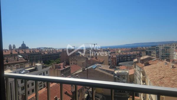 Appartement T2/T3 type Loft avec vue sur la mer, garage fermé en sous-sol, rue de la République, La joliette