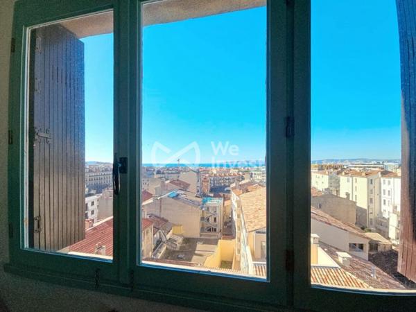 Appartement T2/T3 type Loft avec vue sur la mer, garage fermé en sous-sol, rue de la République, La joliette