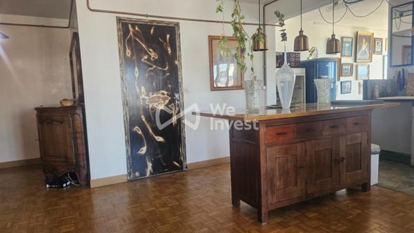 Appartement T2/T3 type Loft avec vue sur la mer, garage fermé en sous-sol, rue de la République, La joliette
