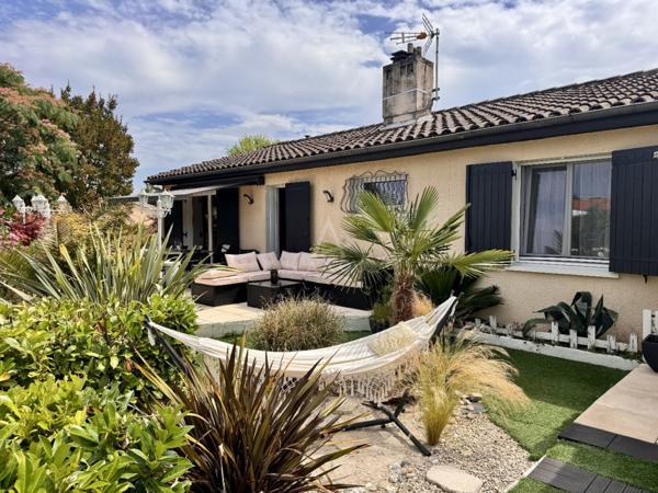 Charmante maison de plain-pied rénovée avec jardin paysager et piscine