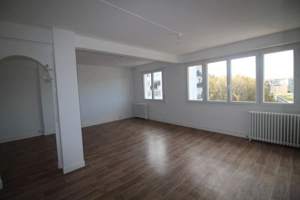 Beau T4 entièrement rénové - vue imprenable sur l'ADOUR