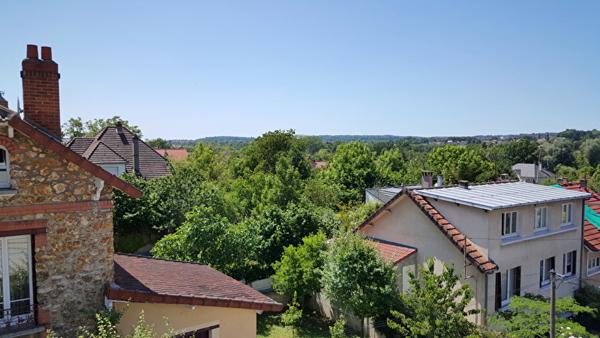 Appartement 2 pièces Sainte Geneviève des Bois 33m² (53 m² au sol)