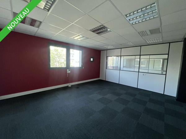 Bureaux à louer 130 m² Alixan à proximité immédiate de la gare TGV