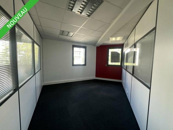 Bureaux à louer 130 m² Alixan à proximité immédiate de la gare TGV