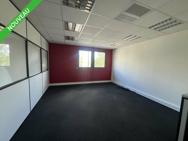 Bureaux à louer 130 m² Alixan à proximité immédiate de la gare TGV