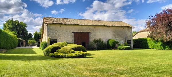 Stunning French Country Property with Heated Pool, Barn and 3,850 m² of Land