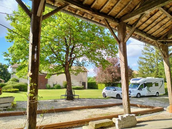 Stunning French Country Property with Heated Pool, Barn and 3,850 m² of Land