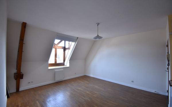Appartement à vendre    2 pièces • 38 m2 Cosne-Cours-sur-Loire