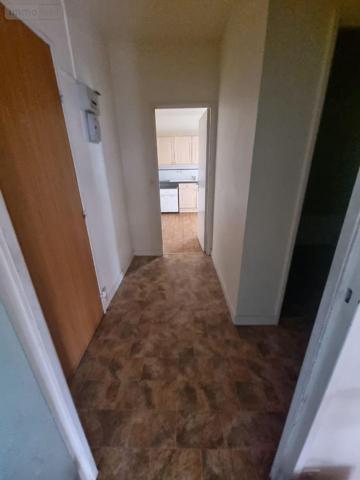 Appartement à rénover à vendre à Châteauroux dans l'Indre (36000), ref : CG/314   
rue saint fiacre