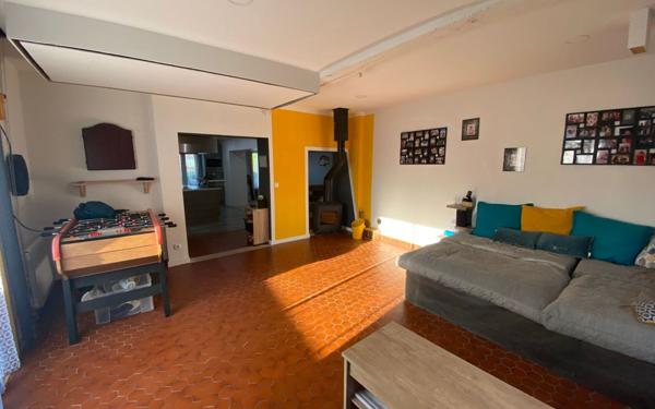 Maison à vendre    5 pièces •  Izon