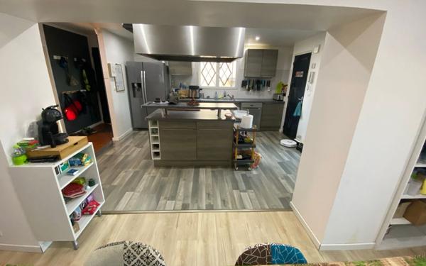 Maison à vendre    5 pièces •  Izon