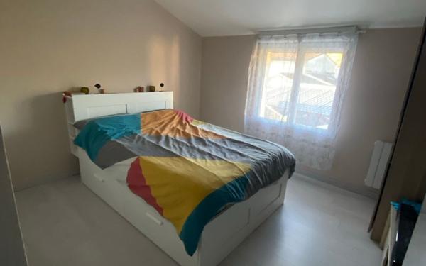 Maison à vendre    5 pièces •  Izon