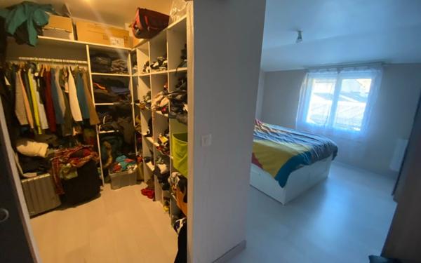 Maison à vendre    5 pièces •  Izon