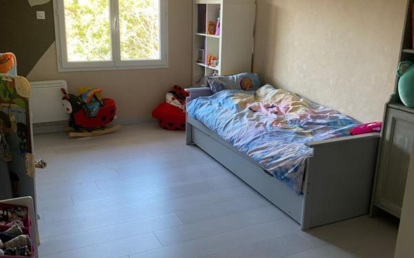 Maison à vendre    5 pièces •  Izon