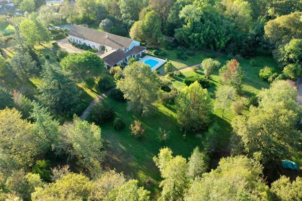 Domaine rénové avec gîte dans l’ouest de la Dordogne