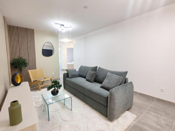 Appartement T4 avec loggia à Étang Z'Abricots, Fort-de-France