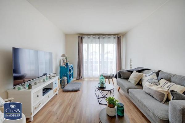 Appartement à louer 2 pièces 50m² Saint-Cyr-sur-Loire (37540)