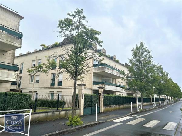Appartement à louer 2 pièces 50m² Saint-Cyr-sur-Loire (37540)