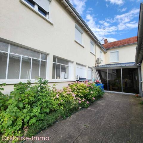 Immeuble à vendre 10 pièces de 210 m²