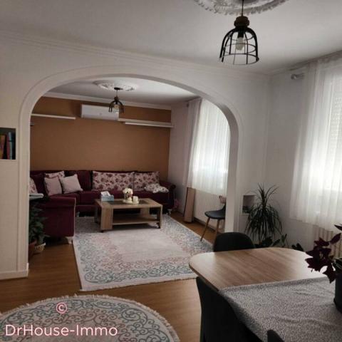 Immeuble à vendre 10 pièces de 210 m²