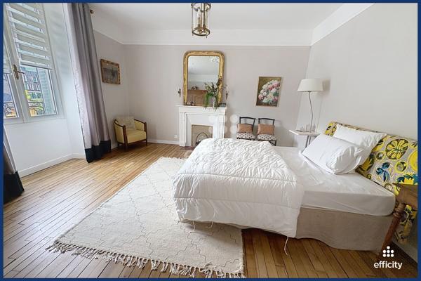 Maison
         8 pièces
        - 255 m² Bien prestige 679 800 € *