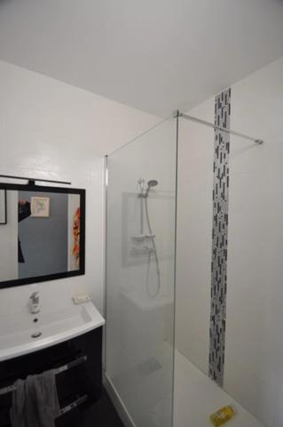 Appartement à vendre 3 pièces ANGERS (49), grand appartement + cave et garage