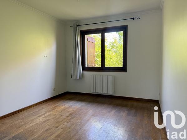 Maison traditionnelle 9 pièces de 187 m² à Cornier (74800)