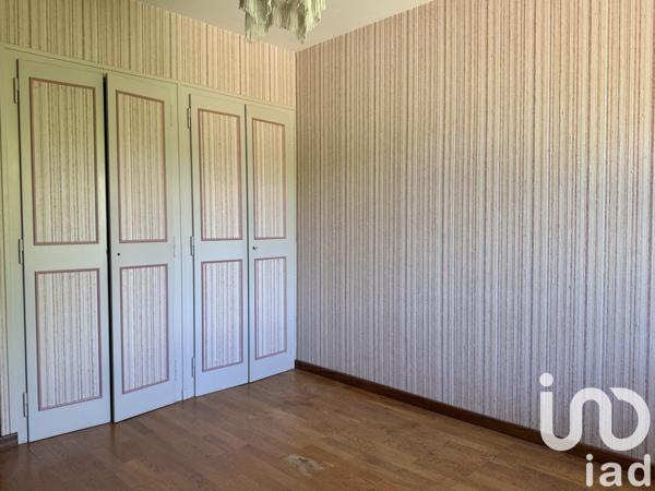 Maison traditionnelle 9 pièces de 187 m² à Cornier (74800)