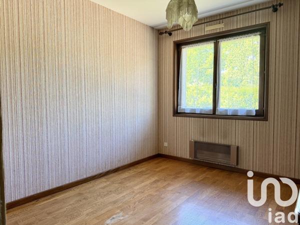 Maison traditionnelle 9 pièces de 187 m² à Cornier (74800)