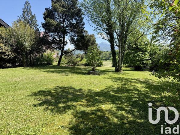 Maison traditionnelle 9 pièces de 187 m² à Cornier (74800)