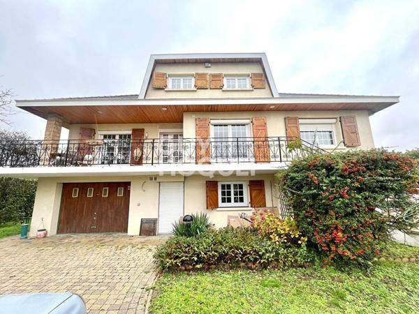 Belle maison familiale 229 m² à Crépieux-la-Pape