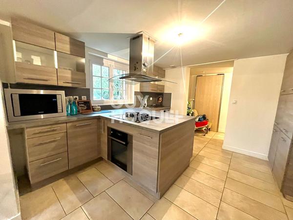 Belle maison familiale 229 m² à Crépieux-la-Pape