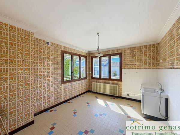 GENAS centre Maison 7P de 138m² Terrain 770m²