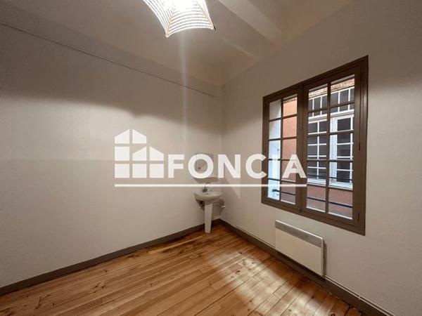 Location Appartement 3 pièces 150 m² - 10 PLACE NATIONALE Montauban 82000