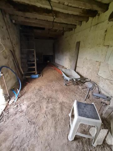 MAISON DE VILLE - A VENDRE - A AMENAGER - MONTOIRE/ LOIR