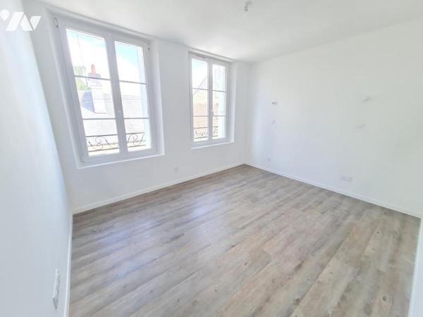 MAISON DE VILLE - A VENDRE - A AMENAGER - MONTOIRE/ LOIR