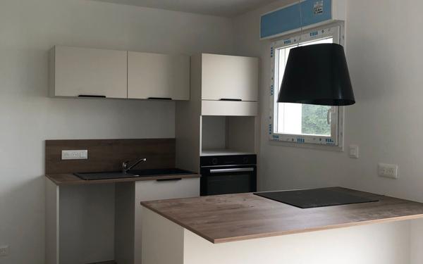 Maison à louer    4 pièces • 77,30 m2 Cabariot