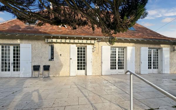 Maison à vendre    5 pièces •  Ribérac