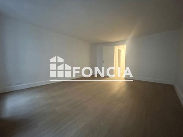 Location Local commercial 2 pièces 44 m² - 14 RUE DE LA SALLE Saint Germain En Laye 78100