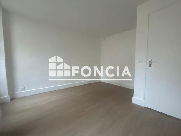 Location Local commercial 2 pièces 44 m² - 14 RUE DE LA SALLE Saint Germain En Laye 78100