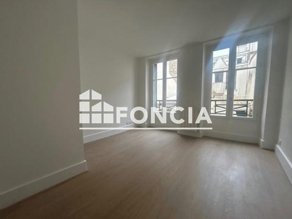 Location Local commercial 2 pièces 44 m² - 14 RUE DE LA SALLE Saint Germain En Laye 78100