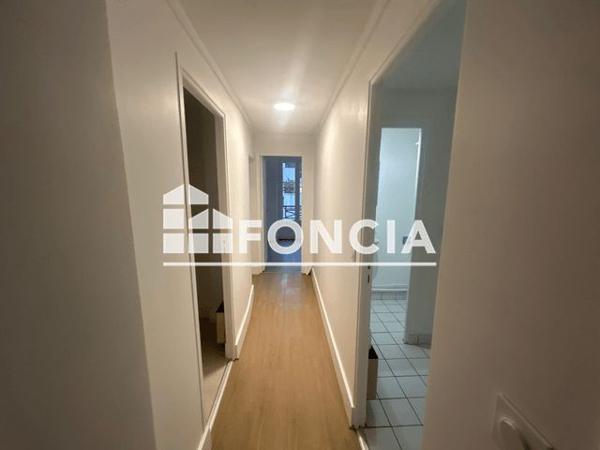 Location Local commercial 2 pièces 44 m² - 14 RUE DE LA SALLE Saint Germain En Laye 78100