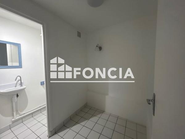 Location Local commercial 2 pièces 44 m² - 14 RUE DE LA SALLE Saint Germain En Laye 78100